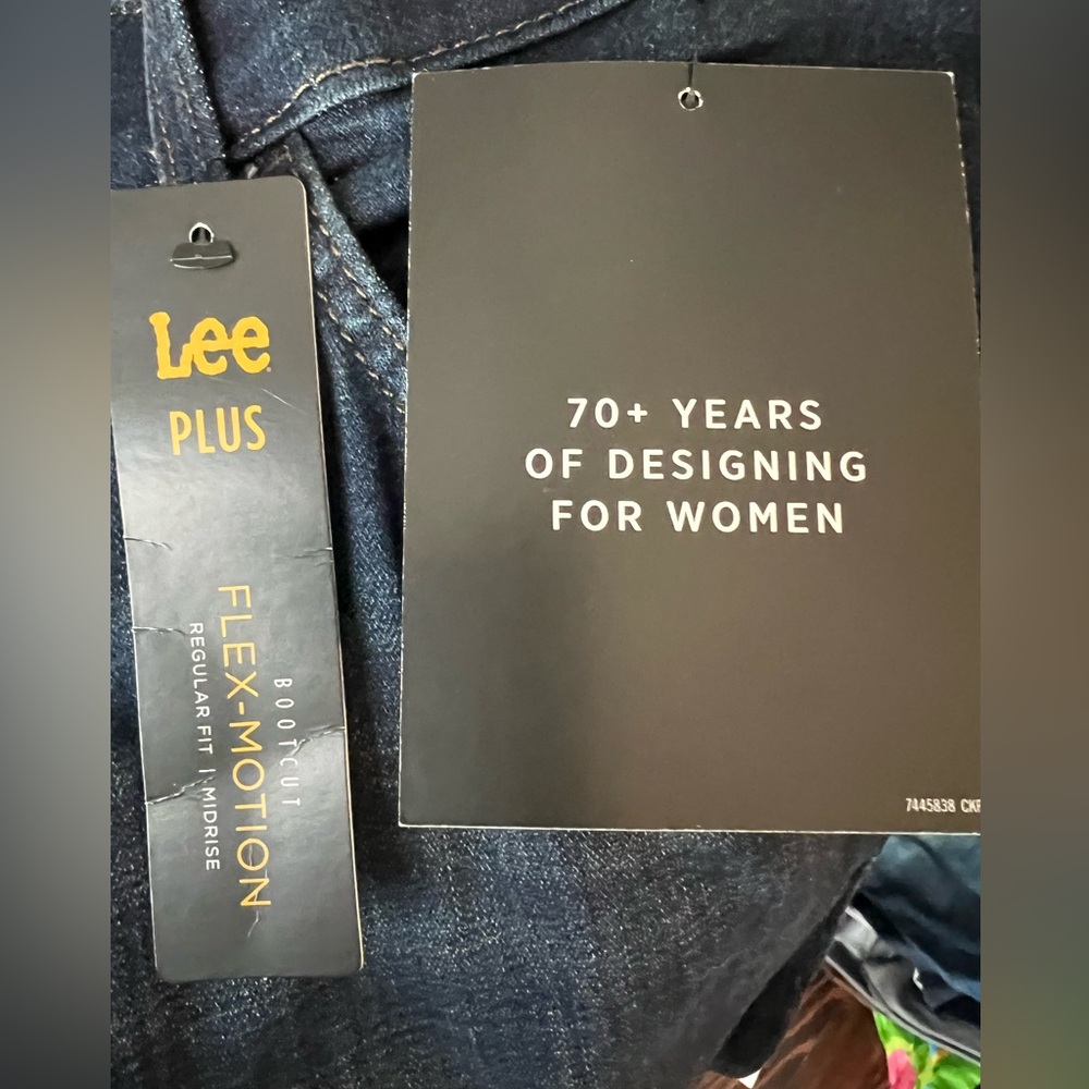 LEE RENEGADE FLEX MOTION REGULAR FIT MIDRISE BOOTCUT DARK BLUE JEANS - Picture 14 of 14